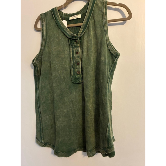 0122 NWOT Zenana stone washed dark green tank top. Grunge Size Medium - Picture 4 of 10